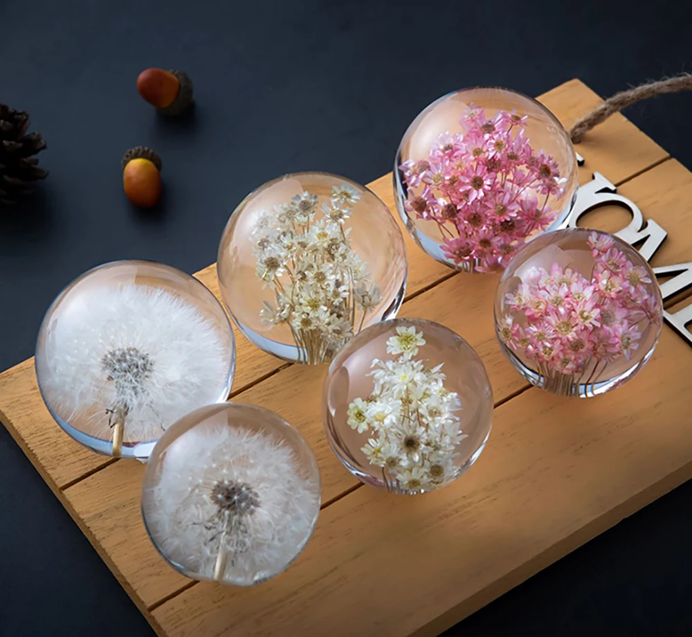

8CM Transparent Spherical Flowers Resin Roses Dandelion Crystal Balls Flower Resin Tabletop Crafts Flower Specimen Holiday Gift