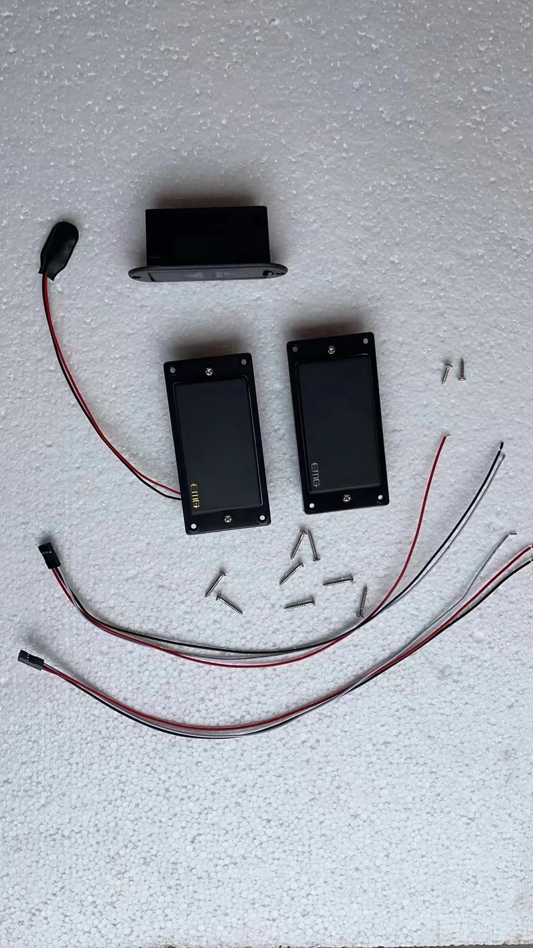 

New EMG 81/85 active Pickups High Output EMG pickups Silver and gold logo EMG pickups one whole set 2 pickups DD