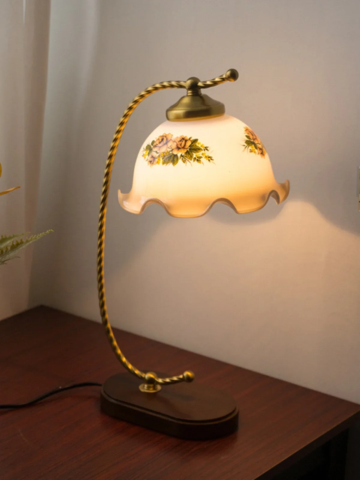 Французская американская декоративная настольная лампа в стиле ретро Янтарный