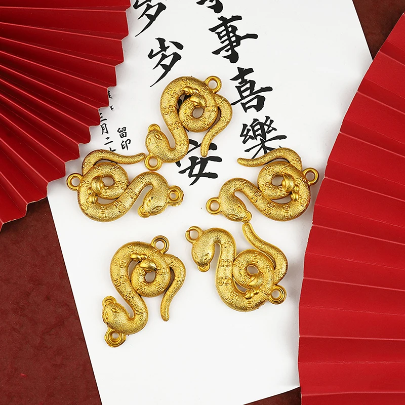 1 шт. пластмассовая подвеска в виде змеи 2025 год