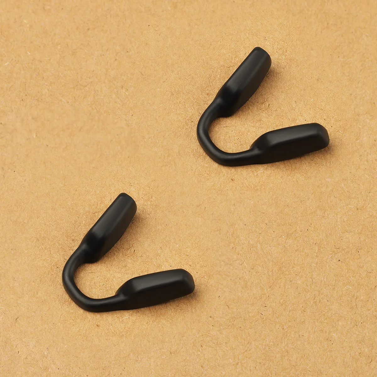 Фото Накладка на носоупор для солнцезащитных очков Oakley Latch Panel OO9404, резиновая, запасная часть №2