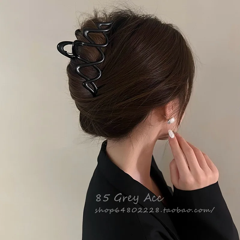

Woman Black Silver Large Wave Design Hair Claws Ladies Fashion Washing Face Hair Clips Hairpins Girls Metal Hair Accessories