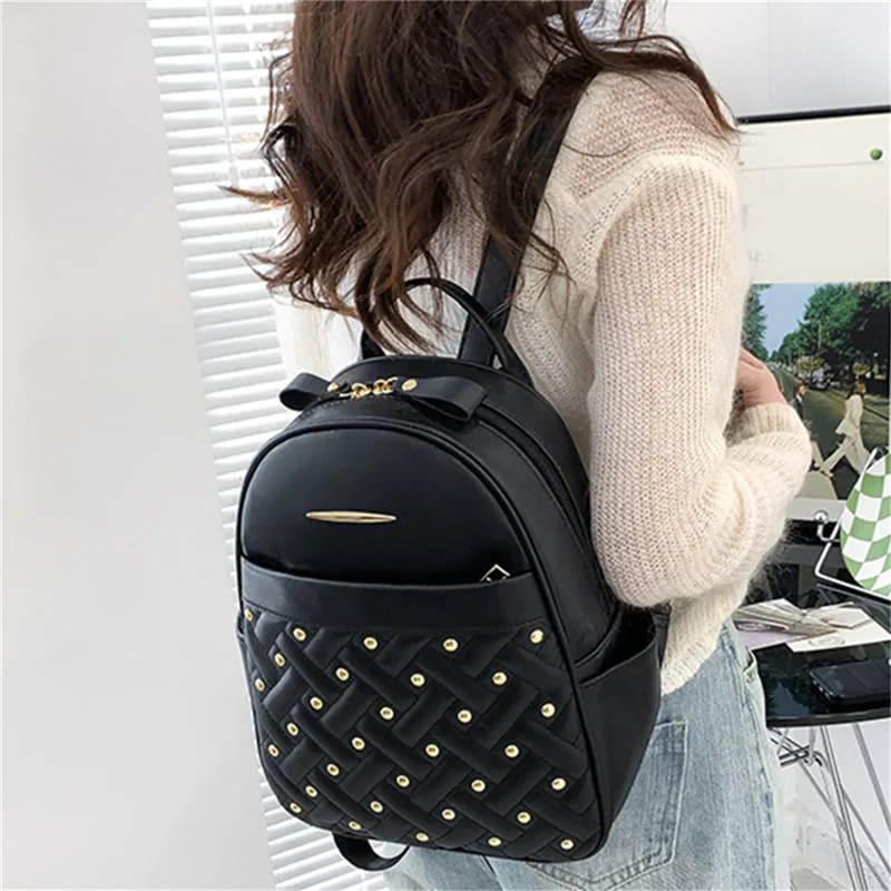 

New Designer Backpacks Women Leather Backpacks Female School Bag For Teenager Girls Travel Back Bag Retro Rivet Multi Pocket Bag