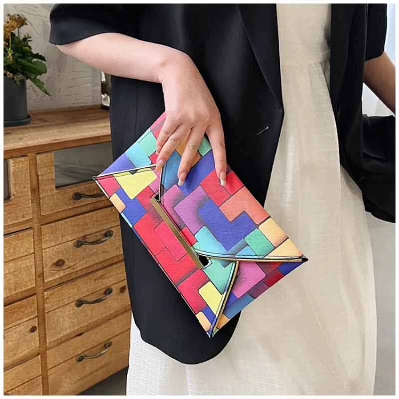 

Fashion Art Women Clutches Plaid Contrast Color Magnetic Buckle Small Square Bag High Quality PU Casual Rainbow Envelope Bag