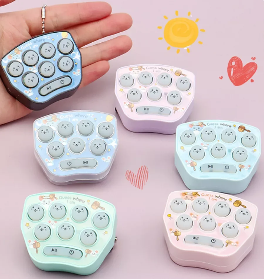 

Mini Portable Game Console Keychain Children Handheld Game Console Toy Puzzle Nostalgic Cartoon Creative New Year Christmas Gift