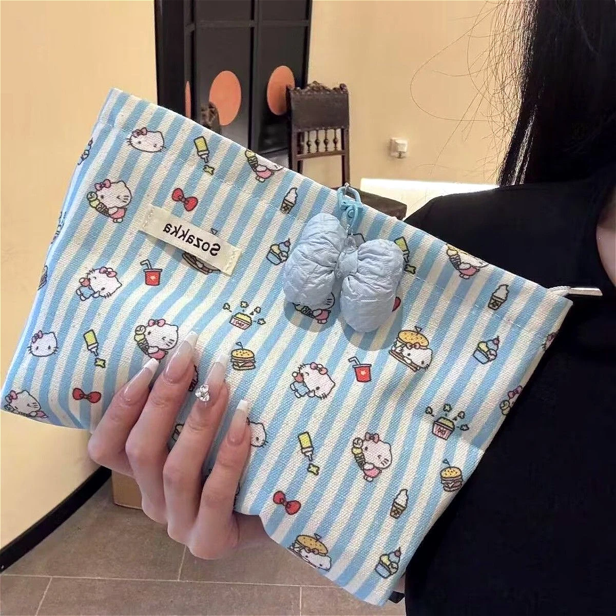 Большая вместительная косметичка с рисунком Hellos Kittys новая холщовая сумка для