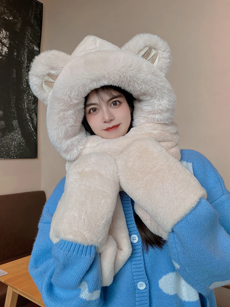 Рисунок 3 - Шарф с капюшоном и перчатки из трех частей