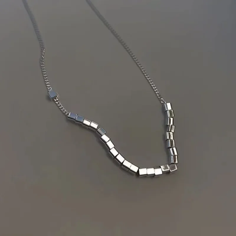 

Женское Ожерелье с треугольным кристаллом