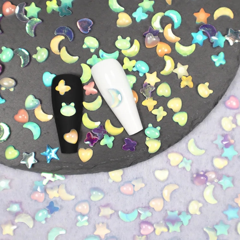 

50 шт., новинка, светящиеся Стразы для ногтей, 3D бабочка/луна/сердце, аксессуары для творчества, украшения для ногтей