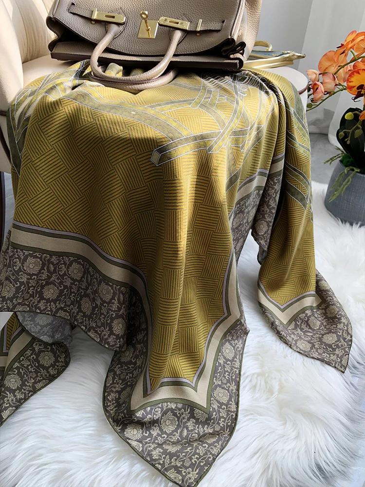 Рисунок 3 - Винтажный большой шарф из тутового шелкопряда