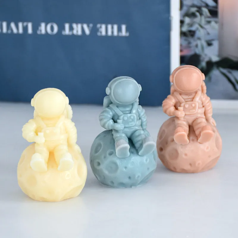 

Astronaut Moon Candle Silicone Mold Creative Aromatherapy Plaster Home Decoration Mold Candle Making Supplies