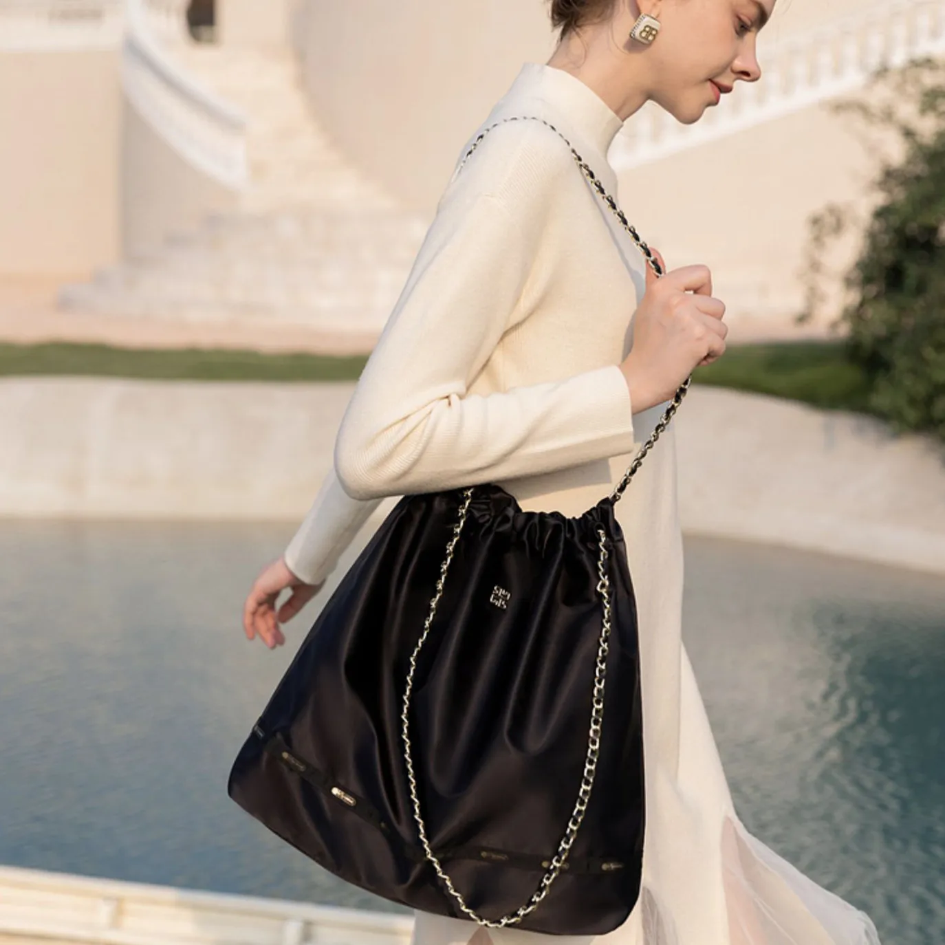 Черная сумка через плечо Lesportsacs L201 34*7*36 см большая вместительная осенне-зимняя