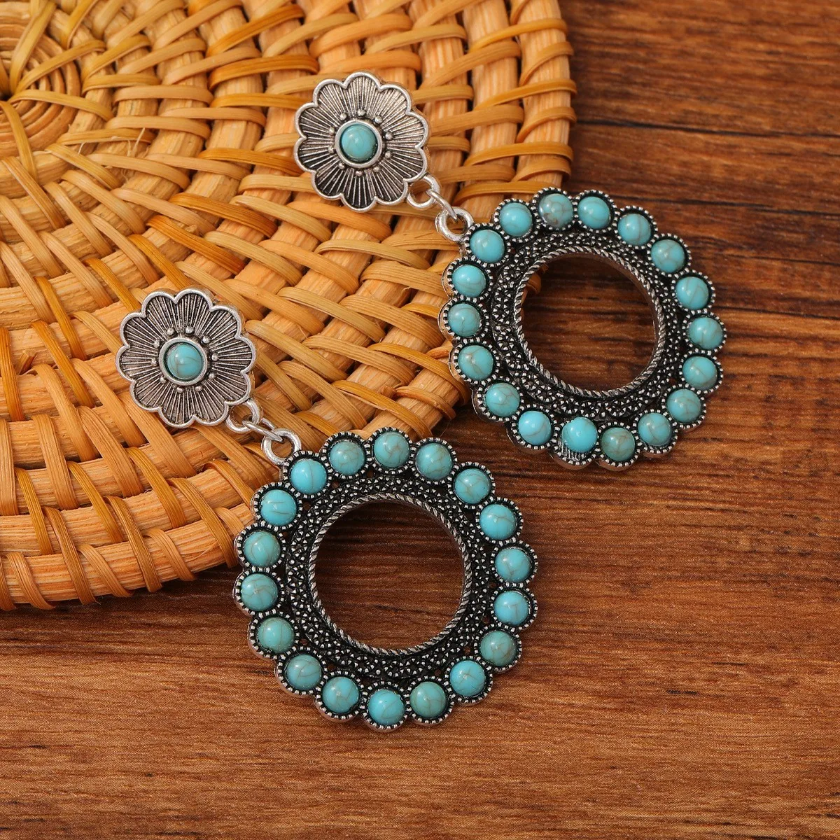 Женские серьги в стиле бохо