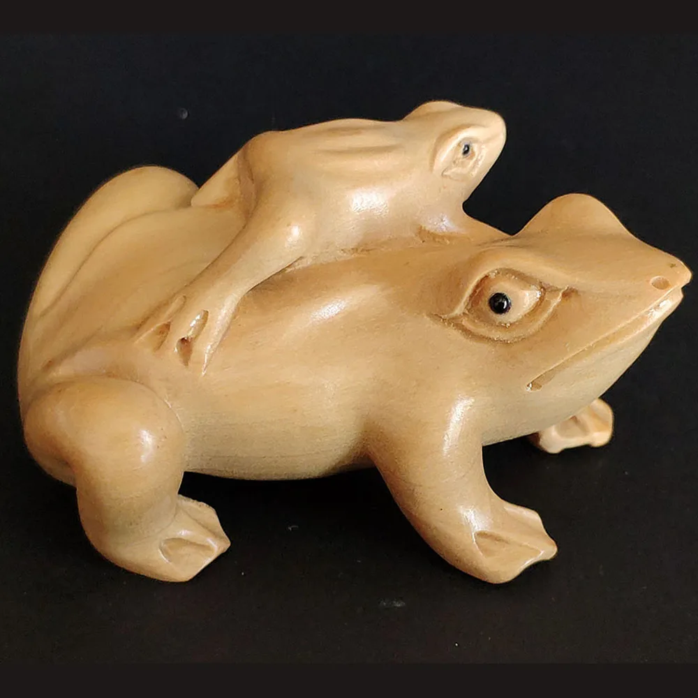 

X4415 - 2" Hand Carved Japanese Boxwood Netsuke Figurine Carving - Frog Mom and Baby