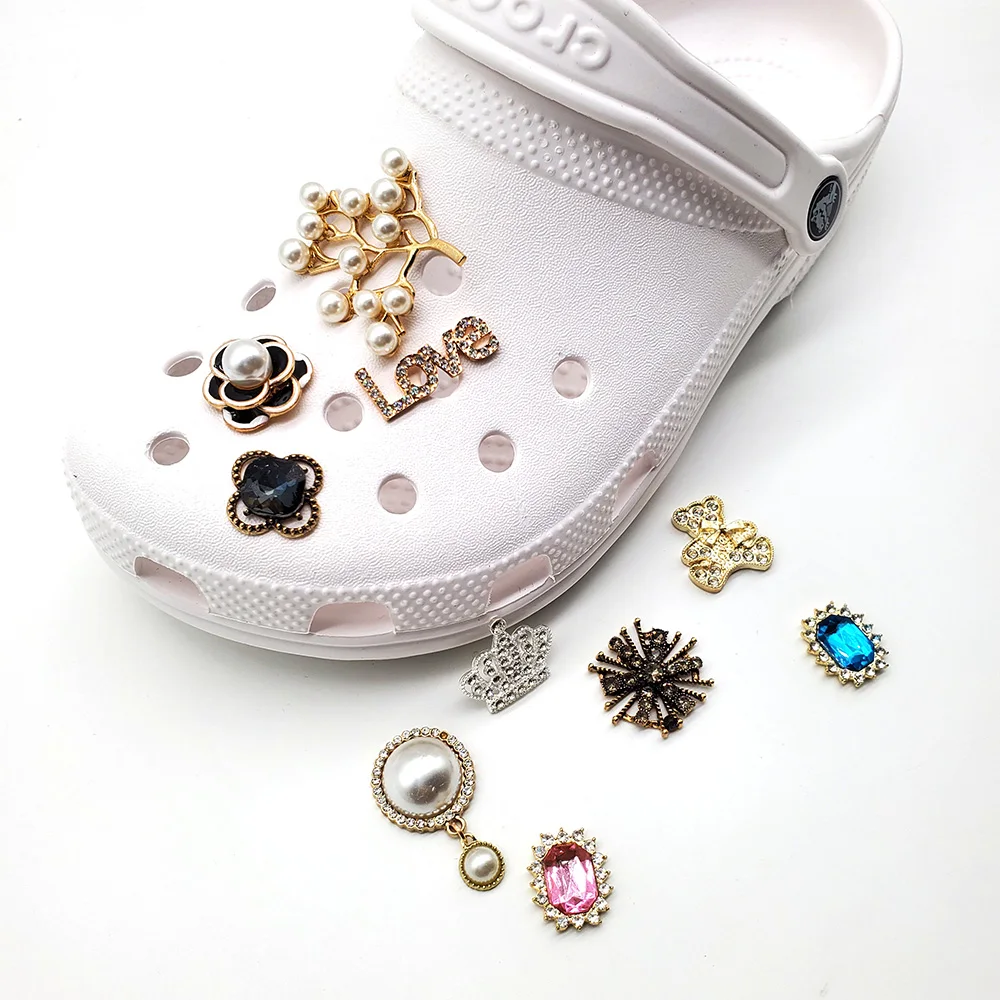 

1pc Rhinestone Metal Bear Corolla Croc Charms JIBZ Shoe DIY Sandal Garden Shoes decorations Gifts For Girls