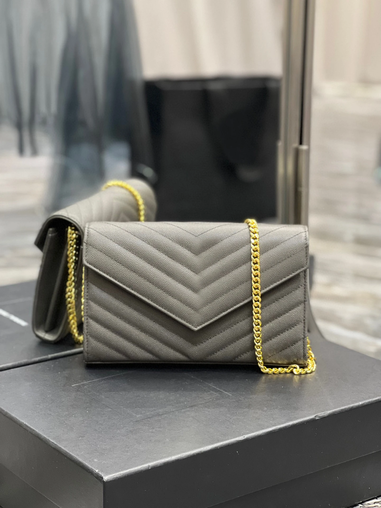 

2022 new top custom luxury designer women's handbags casual fashion genuine leather messenger shoulder bag woc caviar