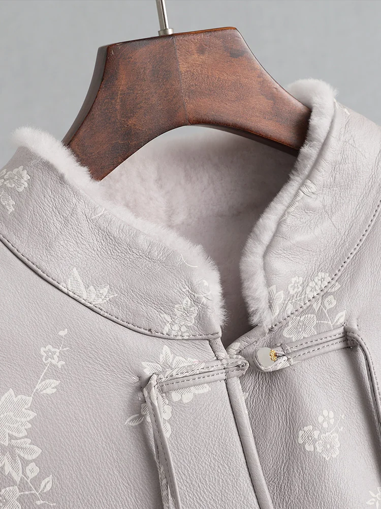 Haining 2024 New Chinese Sle National Fur Integrated Outerwear Women Winter Short Genuine Leather Double-Sided Ou... |