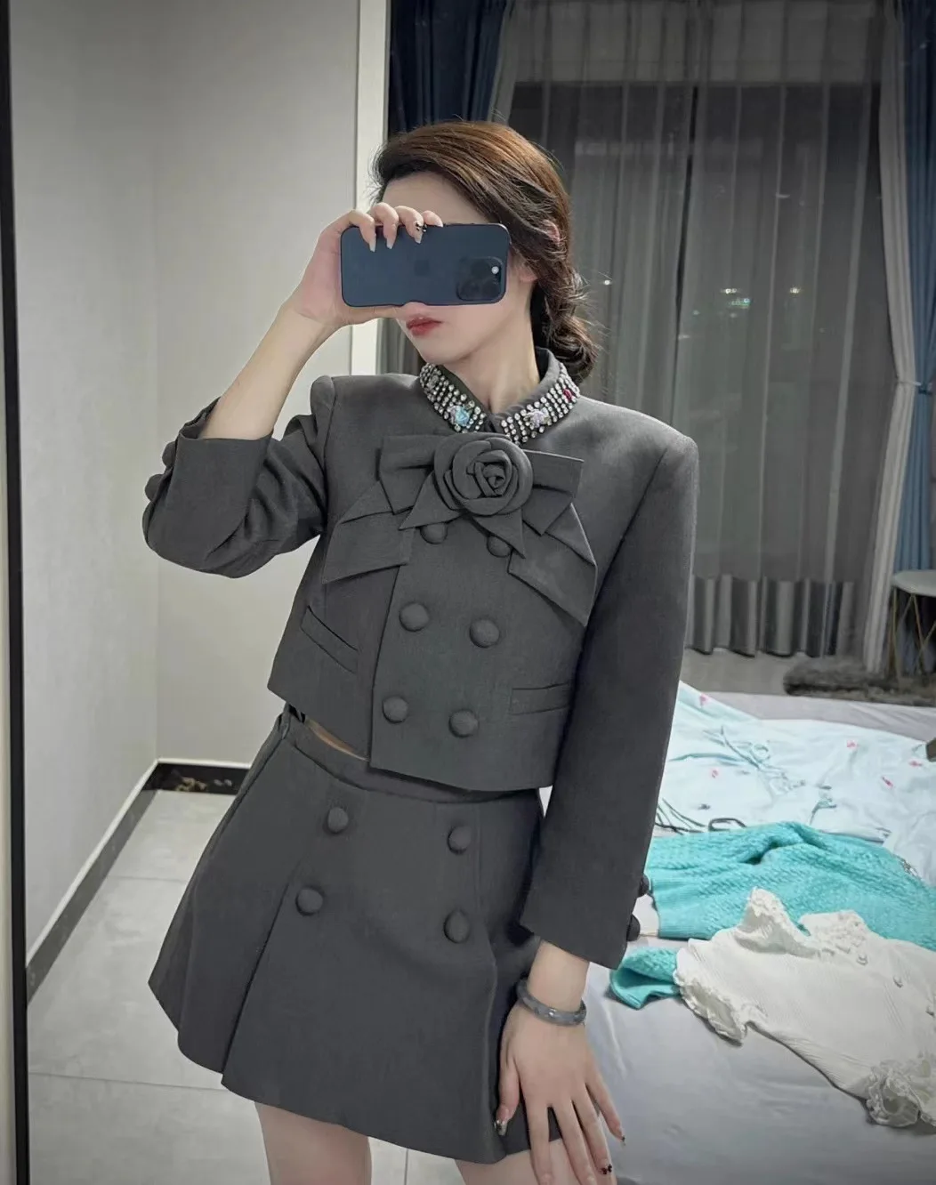 Женский комплект из двух предметов серый и розовый цвет юбка средней длины с