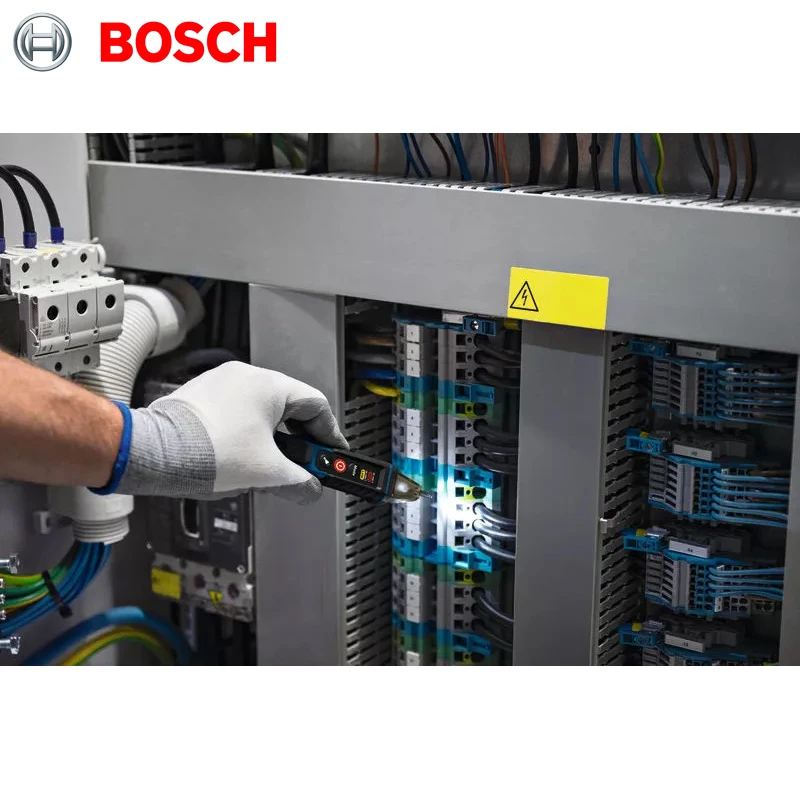 Фото Бесконтактный тестер напряжения BOSCH GVD 1000-17 Professional с функцией самотестирования, класс защиты IP67, двойное напряжение для работы с электродрелью №4