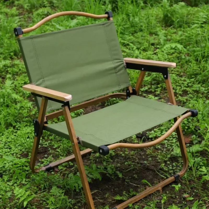 На улице просто и удобно легко носить с собой складные стулья Повседневная