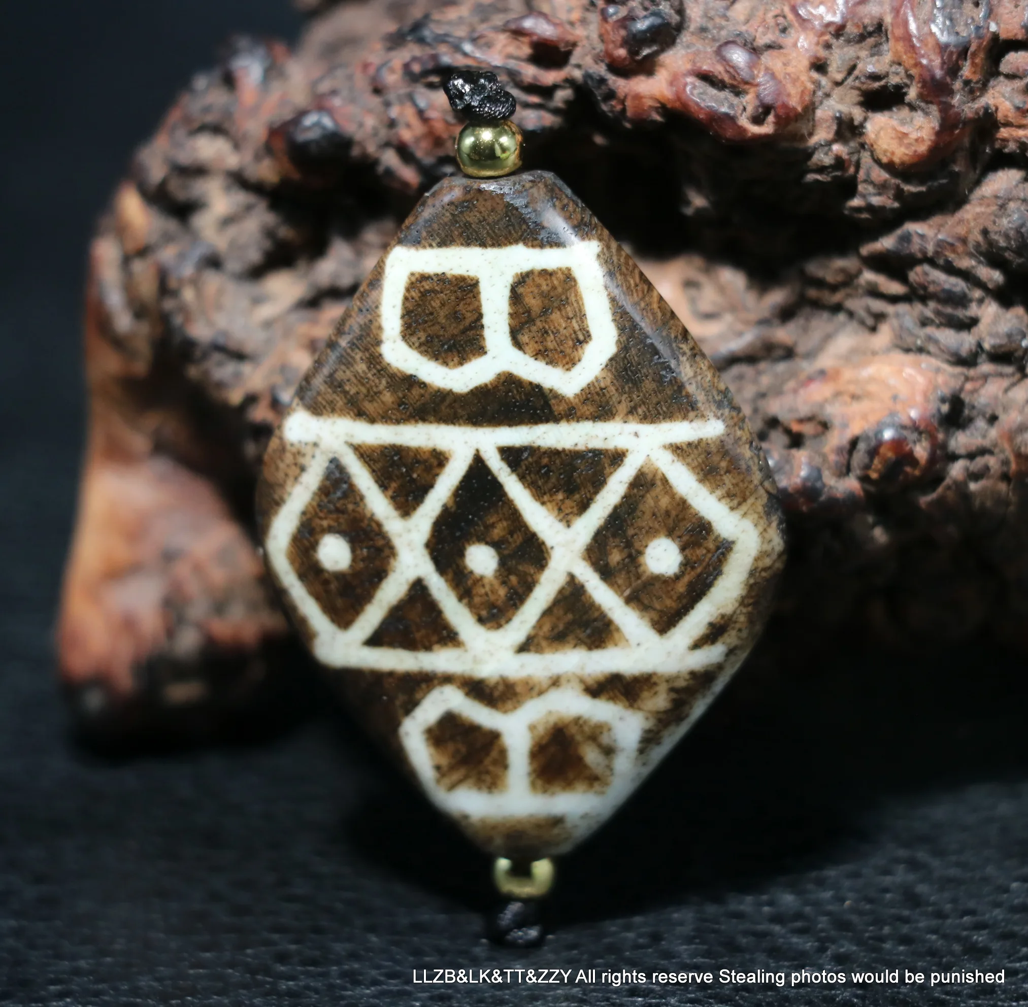 

Magic Power Tibetan Pumtek Old Fossil Diamond Eye Symbol Flat dZi Bead Pendant Pendant zhang