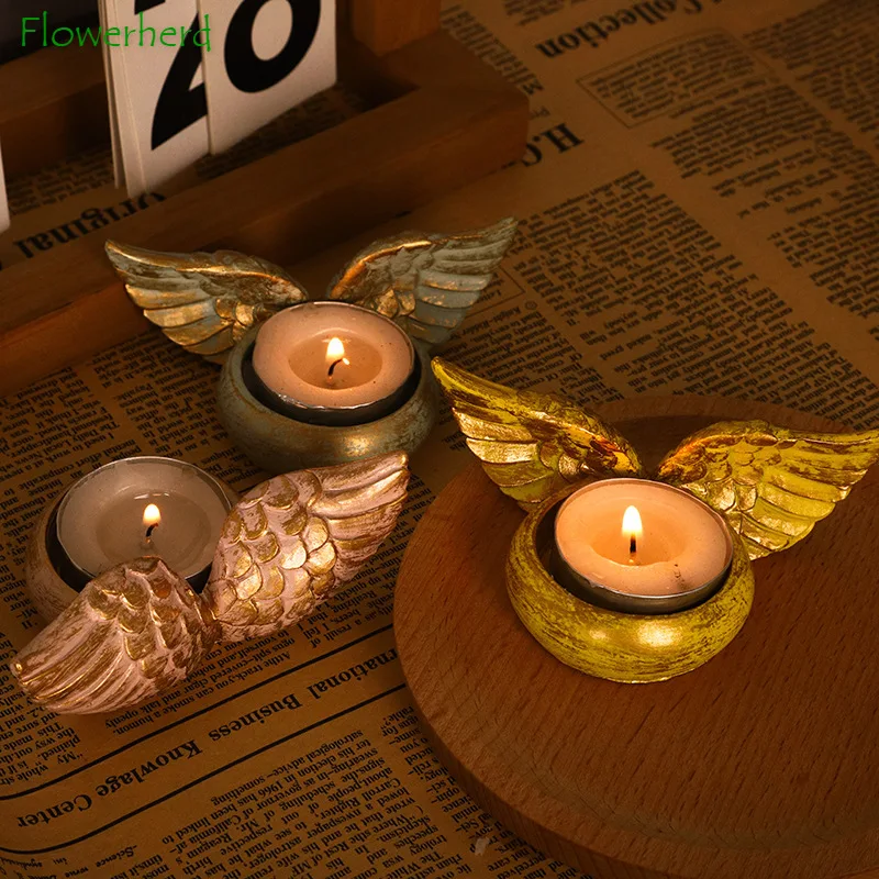 

Creative Round Candlestick with Wings Retro Candle Holders Resin Handicraft Home Decoration Ornaments Wedding Decoration