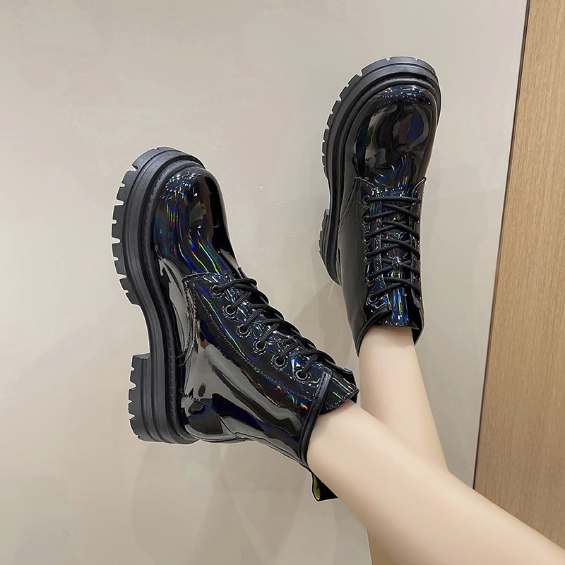 Женские ботинки из лакированной кожи теплые армейские в стиле панк/готика на