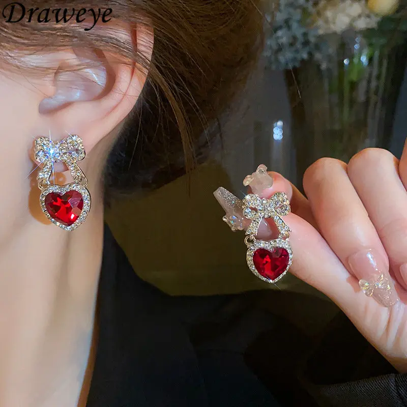 

Draweye Jewelry for Women Bow Shiny Heart Metal Korean Fashion Stud Earrings Office Lady Sweet Vintage Aretes De Mujer