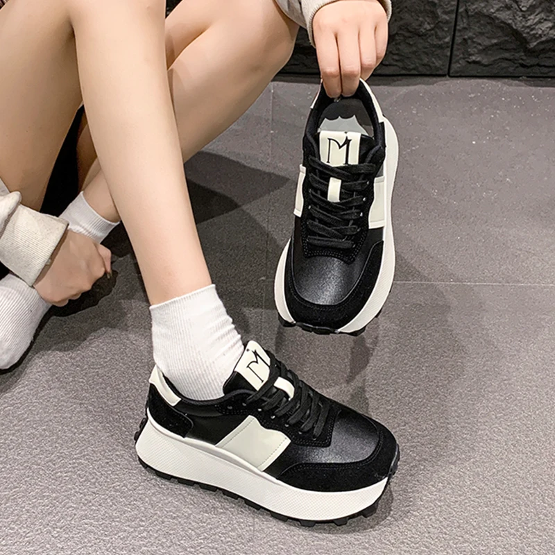 Женские кроссовки на платформе зимние ботильоны плоской подошве повседневная