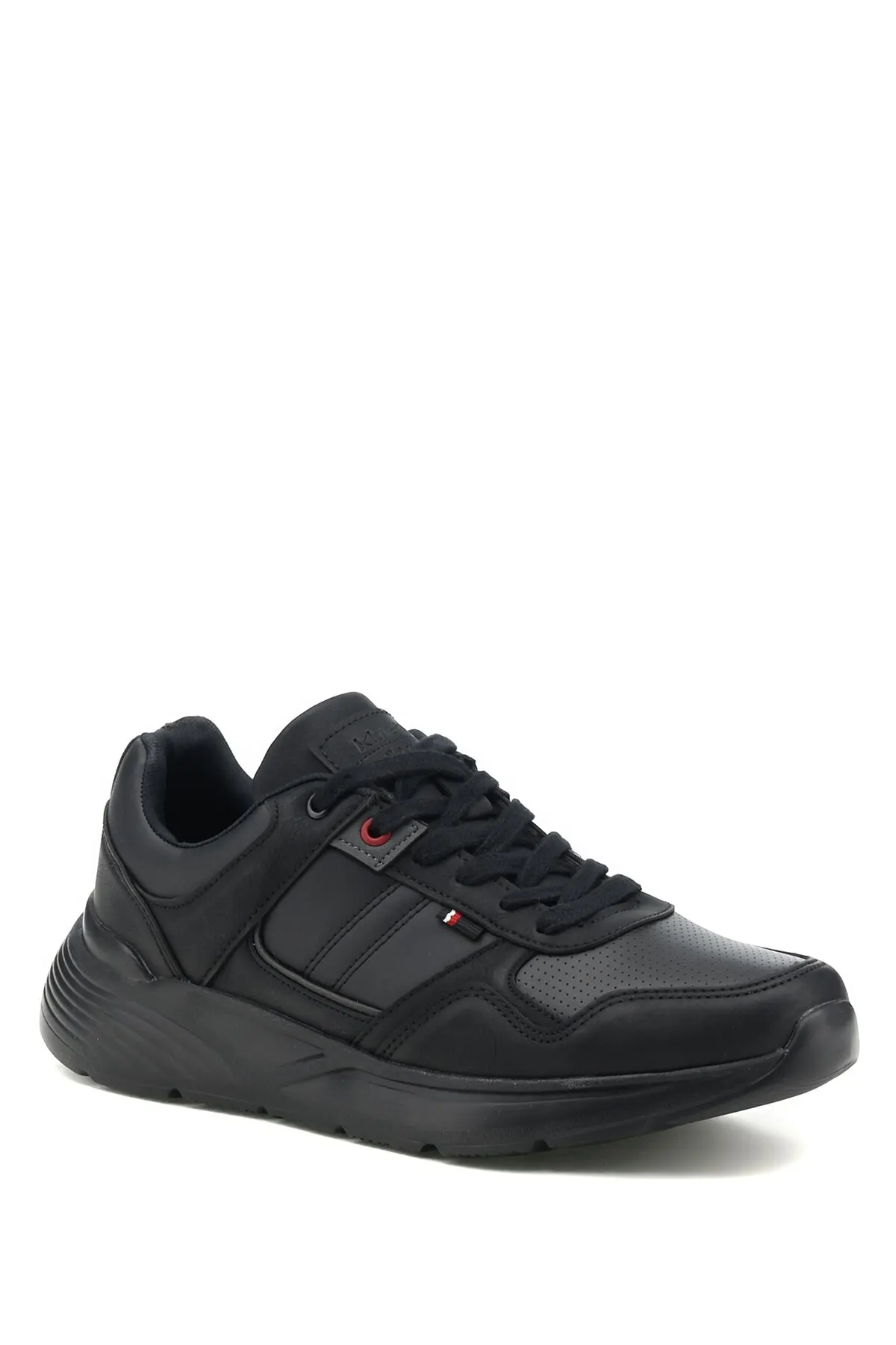 

TRAVIS 1PR Black Men 'S Sports Shoes