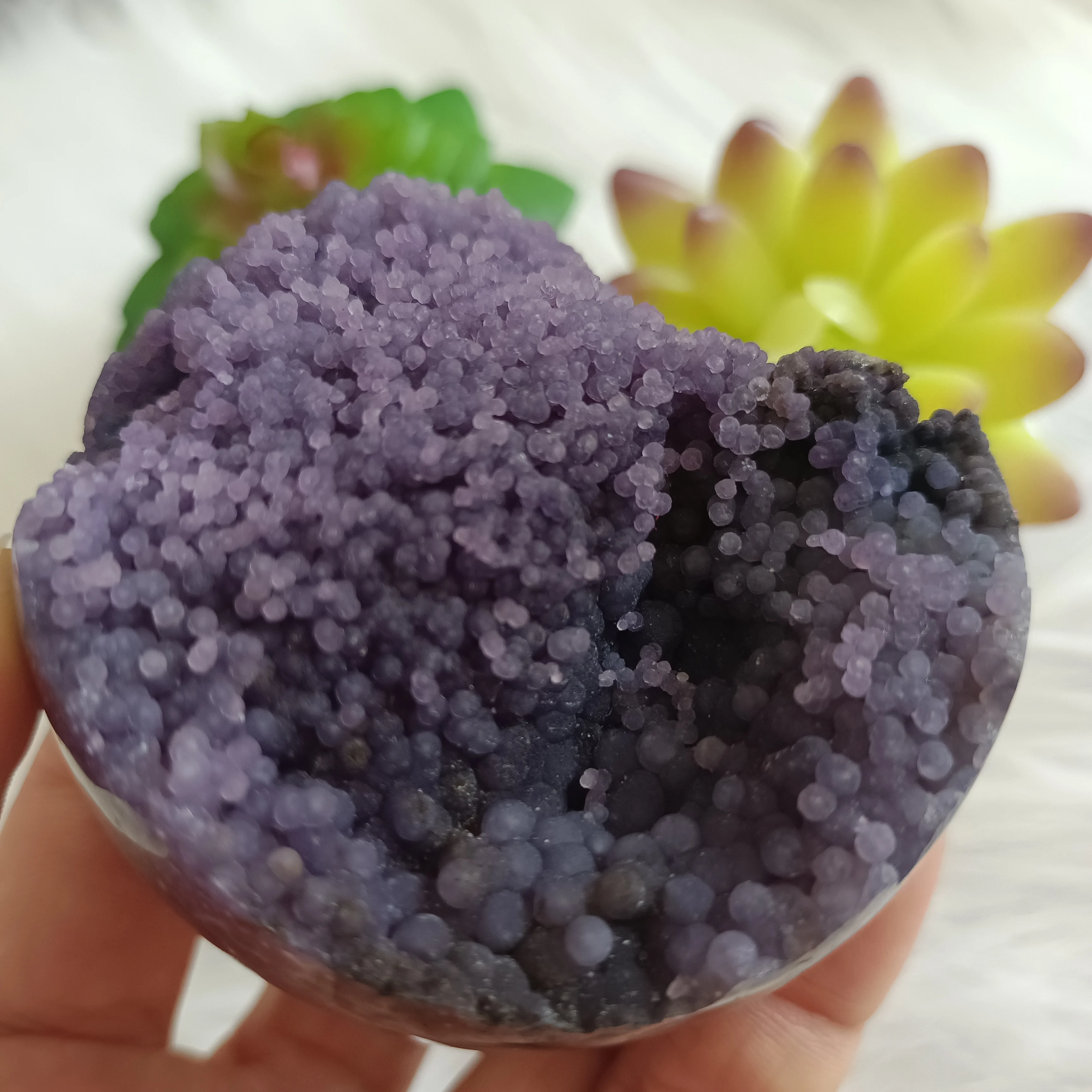 

NATURAL PURPLE AGATE STONE BALL CRYSTAL PURPLE GRAPE JADE ORE HEALING