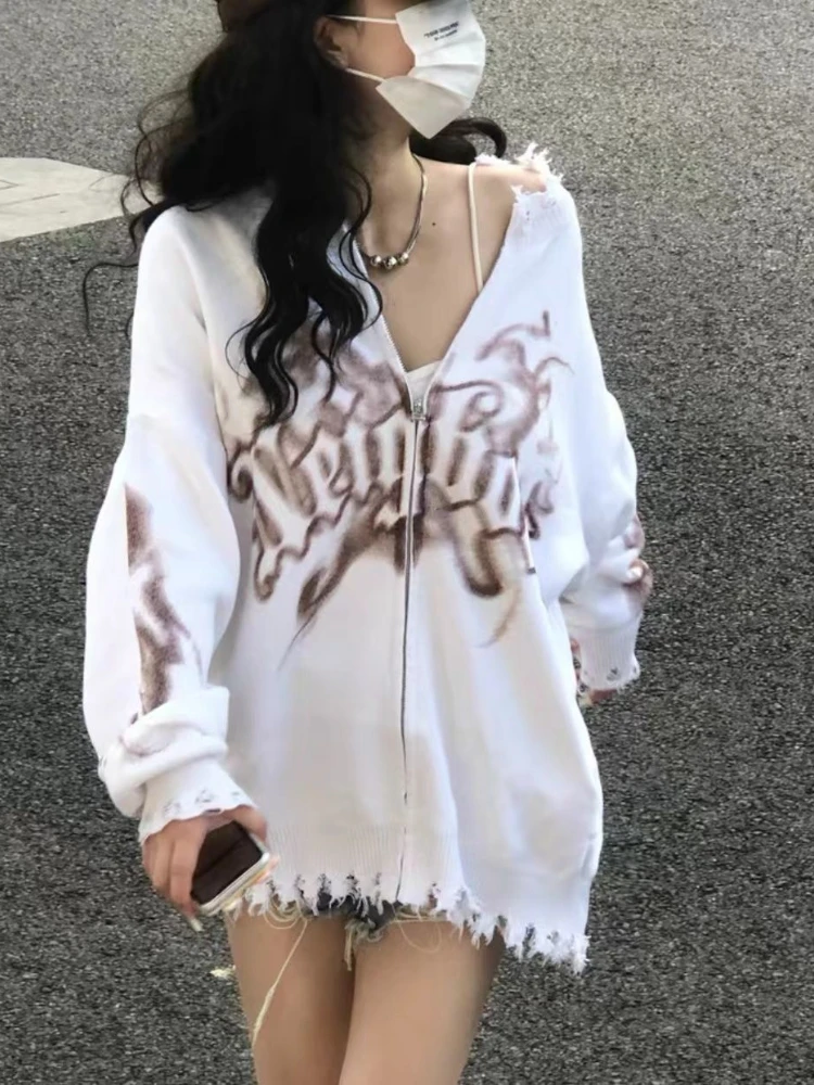 

Свитер на молнии с карманами, круглым вырезом и длинным рукавом