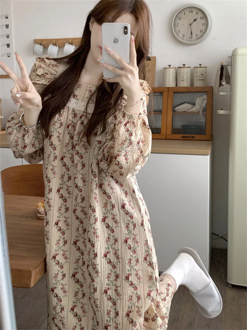 

Retro Cotton Red Floral Nightdress Female Sweet Court Ins Loose Long-sleeved Pajamas Square Collar Lace Homewear Autumn New D551