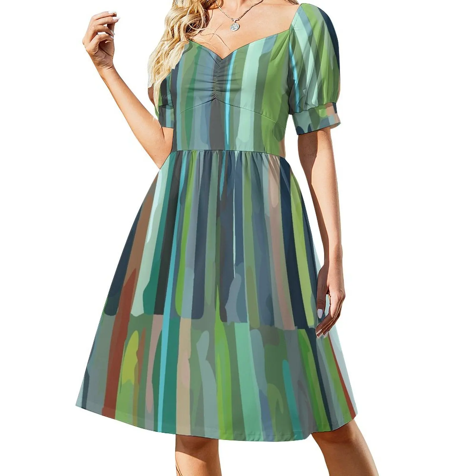 Зеленое этническое скандинавское платье с короткими рукавами и вертикальной