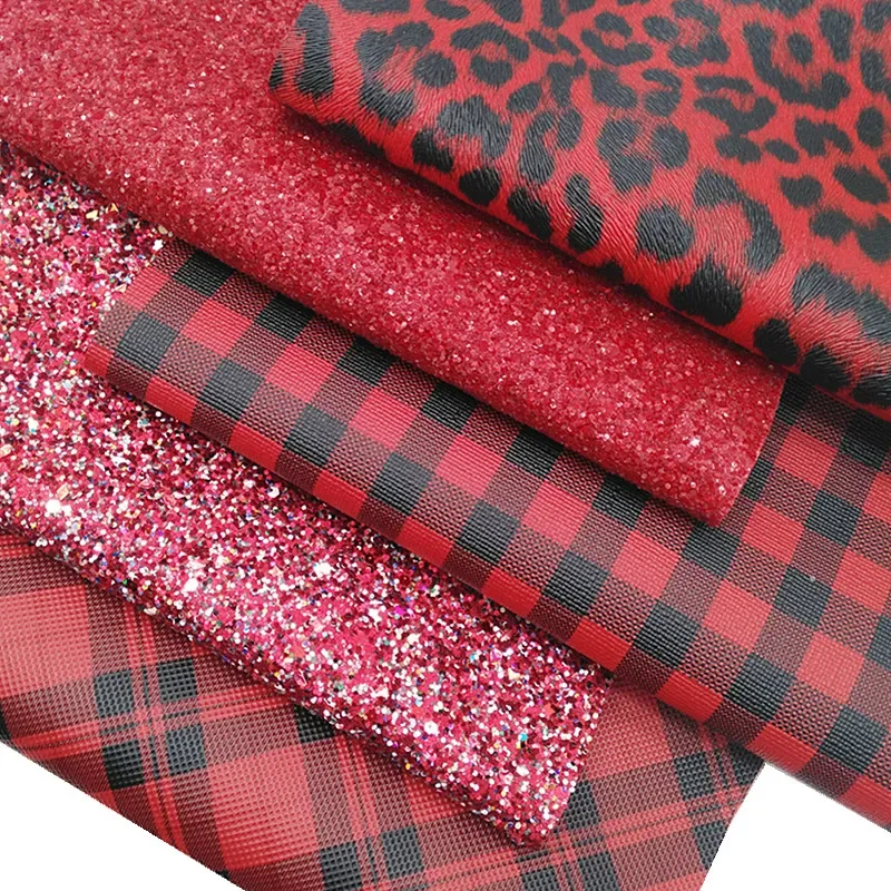 Красные блестящие кожаные тканевые листы клетчатые клетки с леопардовым принтом