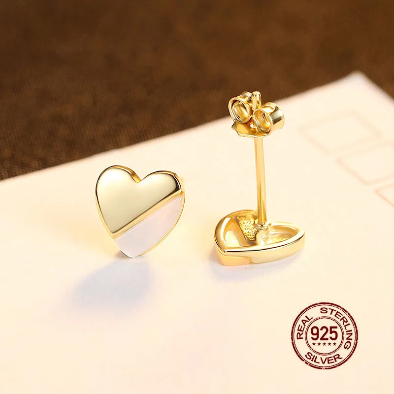 Серьги-гвоздики женские из серебра 925 пробы с сердечками и покрытием 18-каратного
