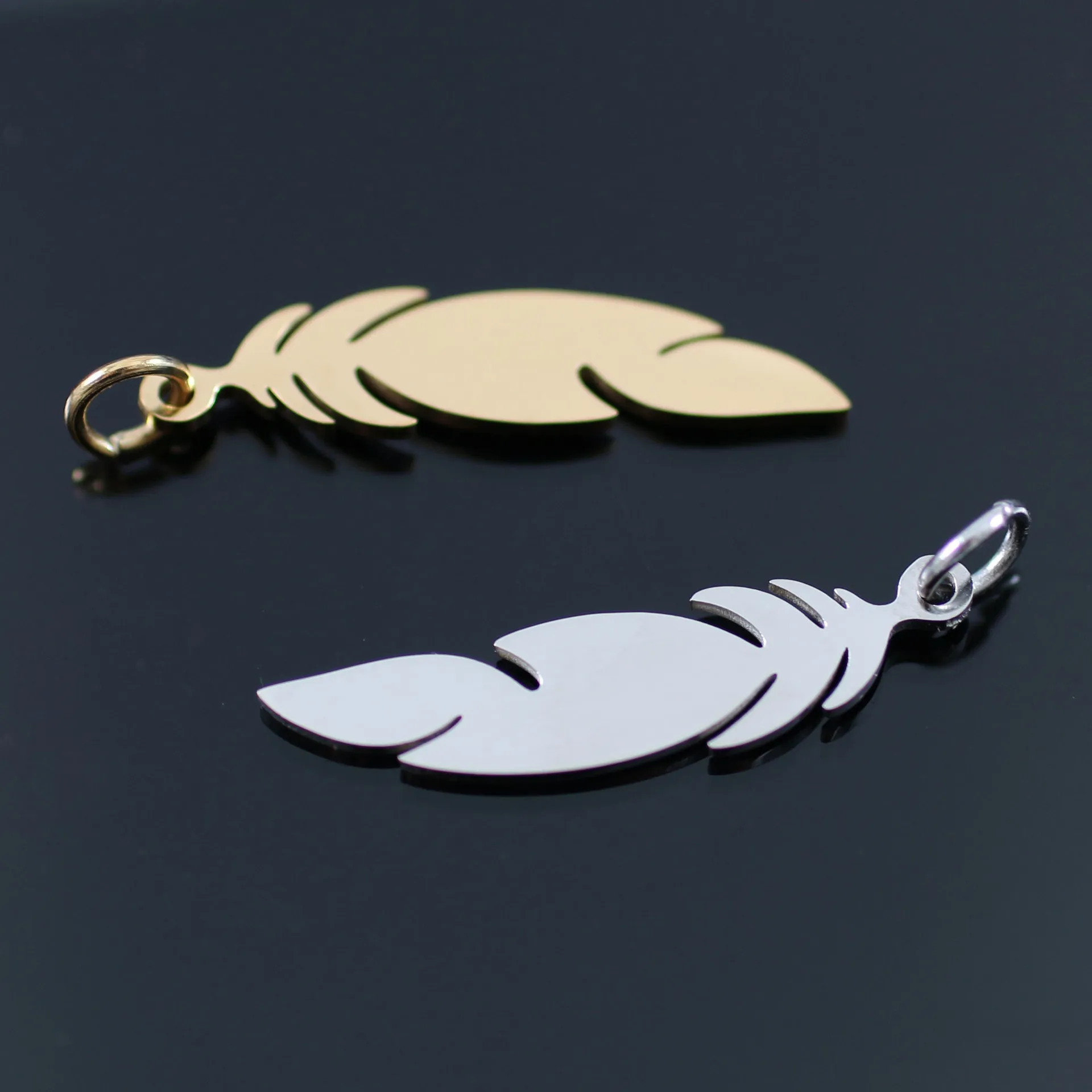 

5pcs/Lot Exquisite Silver Gold Feather Pendant Stainless Steel Wings Necklace Bracelet Jewelry Charms DIY Keychains Accessories