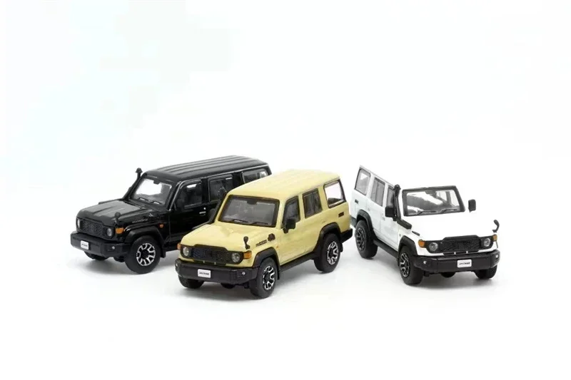 Модель One 1:64 LC70 Литая литая модель автомобиля для бездорожья Коллекция
