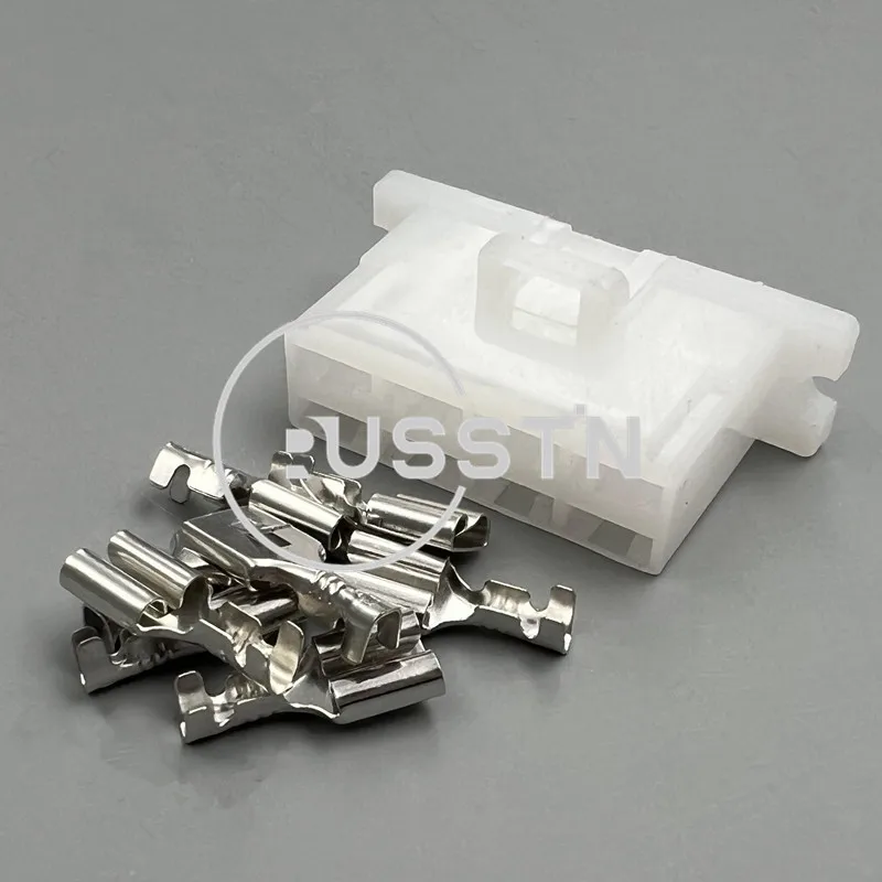 

Автомобильный разъем 8-контактный 6.3 серии 6110-4583