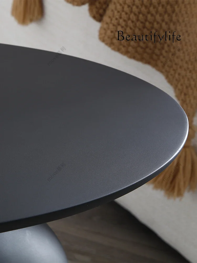 Черный приставной столик из булыжника угловой в стиле ретро край дивана Hakka Frp