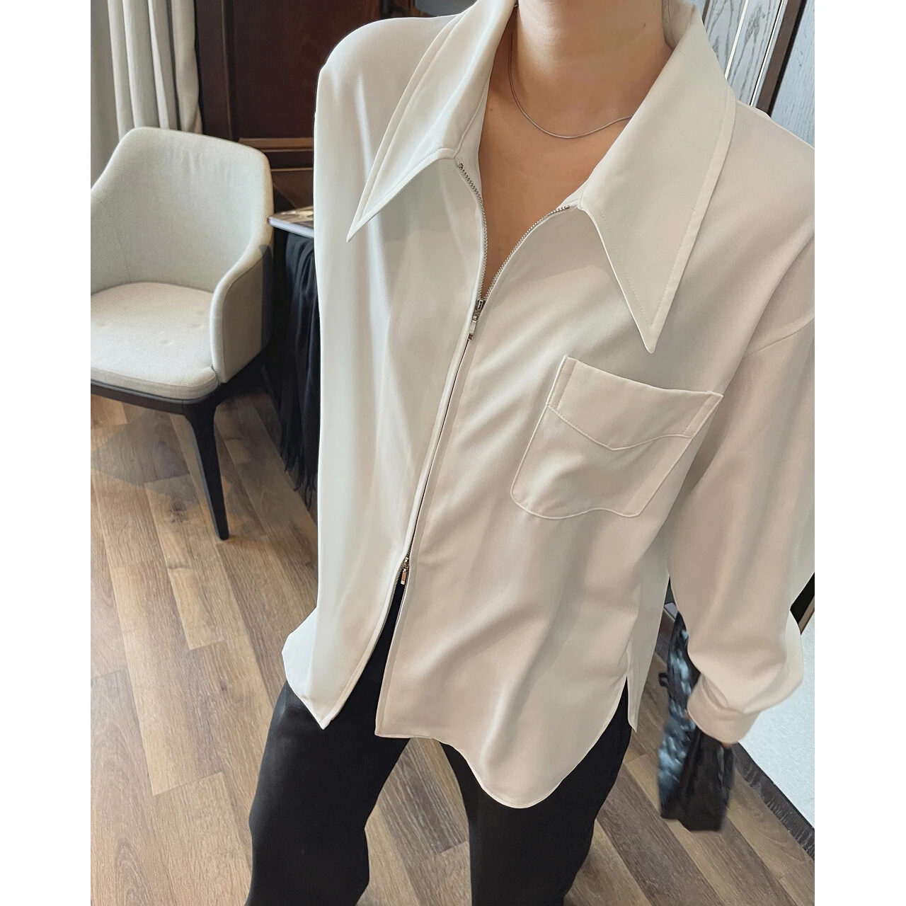 

2023 Woman White Zip-Up Basic Simple Blouses Shirts Clothes Korean Fashion Tops Elegant Chic Demi-Season Chic Urban Cardigans