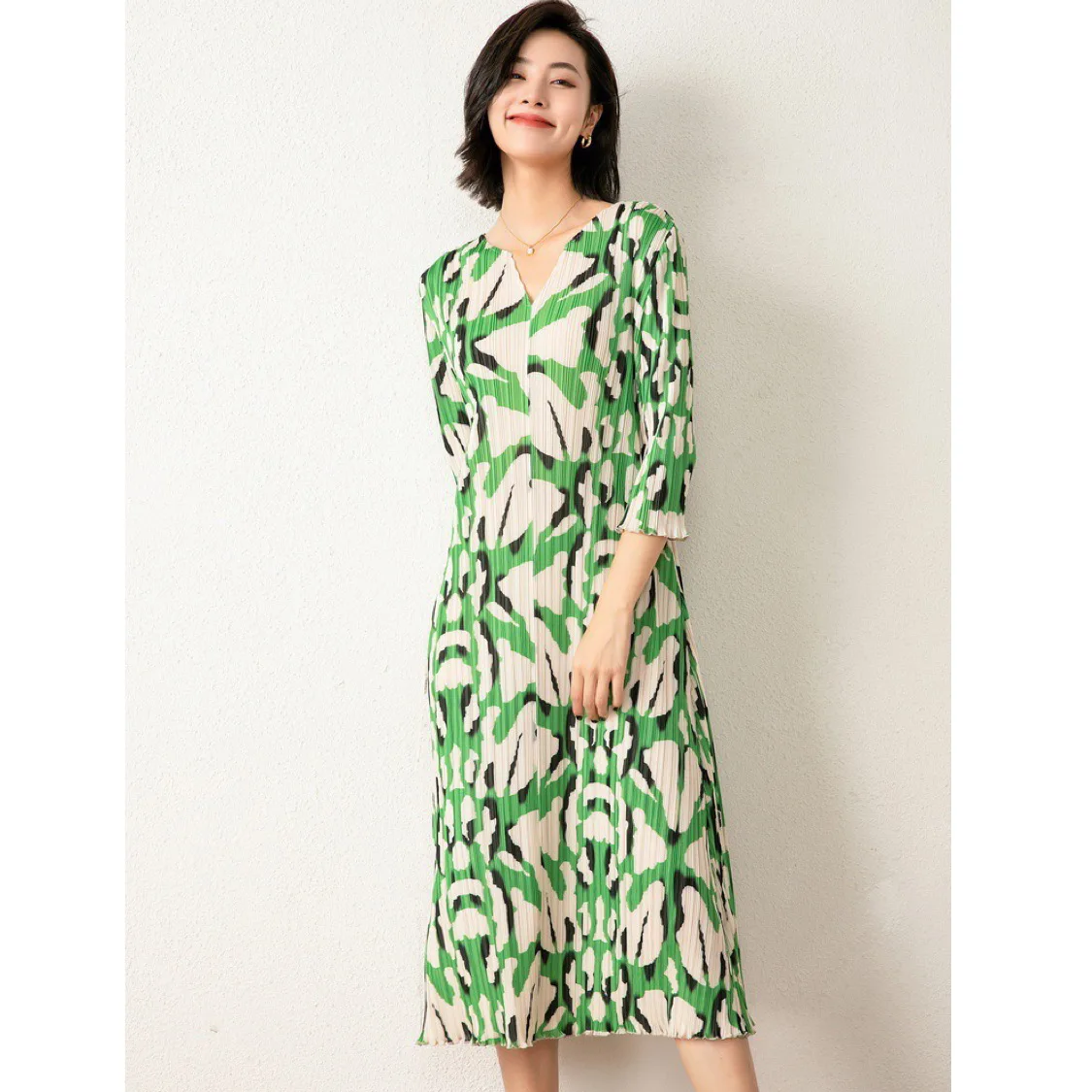 

Pleated Fresh Green Stone Pattern Beach Holiday Sexy Miyake Style Covers Meat and Shows Thin Three-quarter Sleeve Dress Sexy