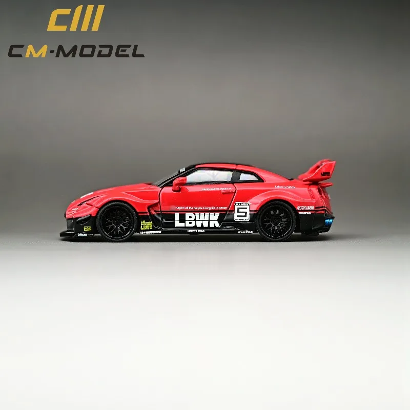 Фото 1:64 Nissan GTR R35 силуэт со сменными колесами, модель автомобиля из литого под давлением сплава, для подростков, для игр, подарок на день рождения. №4