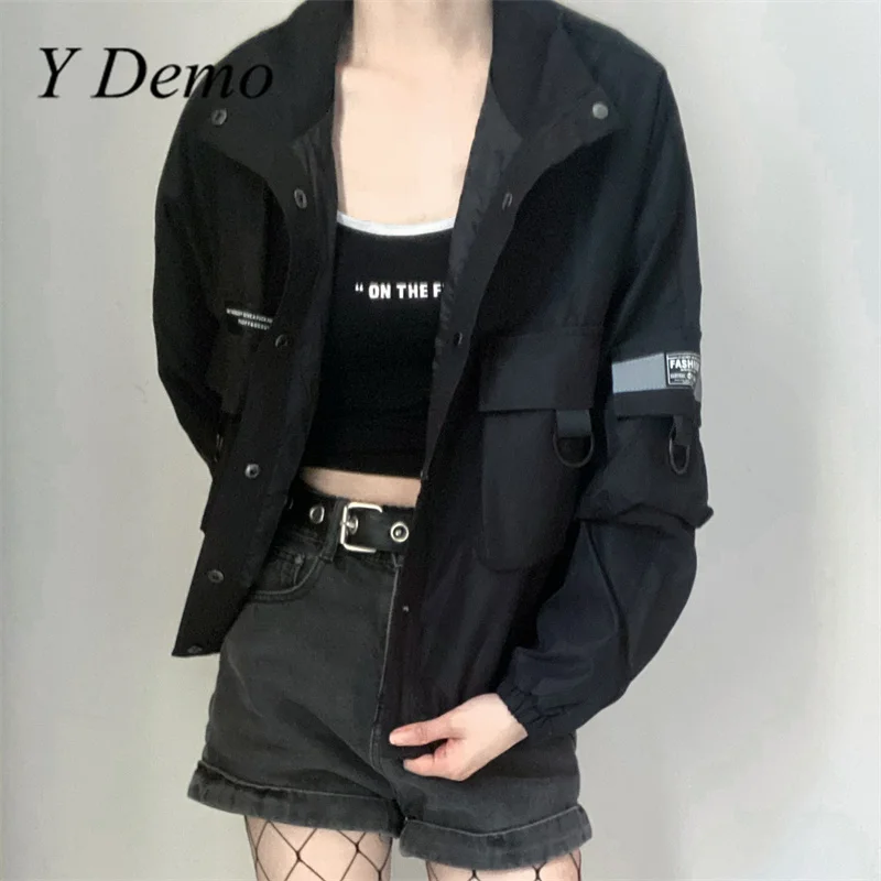 Женская куртка с воротником-стойкой длинным рукавом и карманами