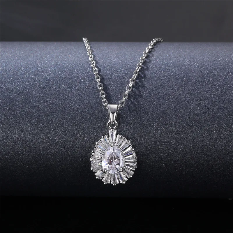 

Large Clear Water Drop Crystal Pendant Necklaces for Women Stainless Steel Choker Chains Jewelry Birthday Gifts for Mother