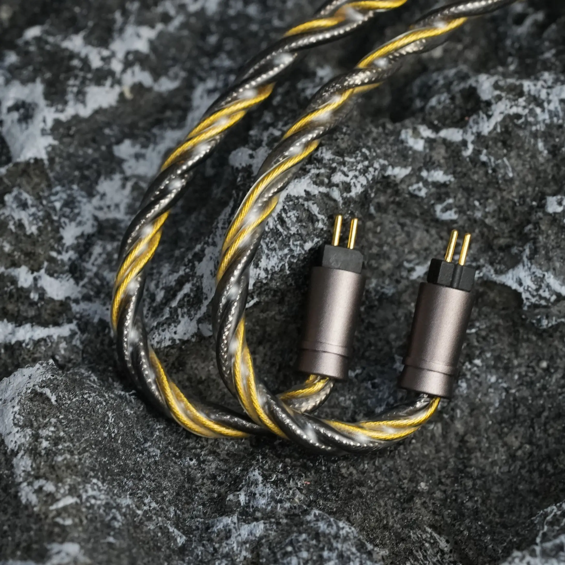 Фото XINHS Dark Moon HiFi кабель для обновления наушников трехчастотный сбалансированный высокое разрешение 0,78 мм MMCX IE900 подходит для Sennheiser №2