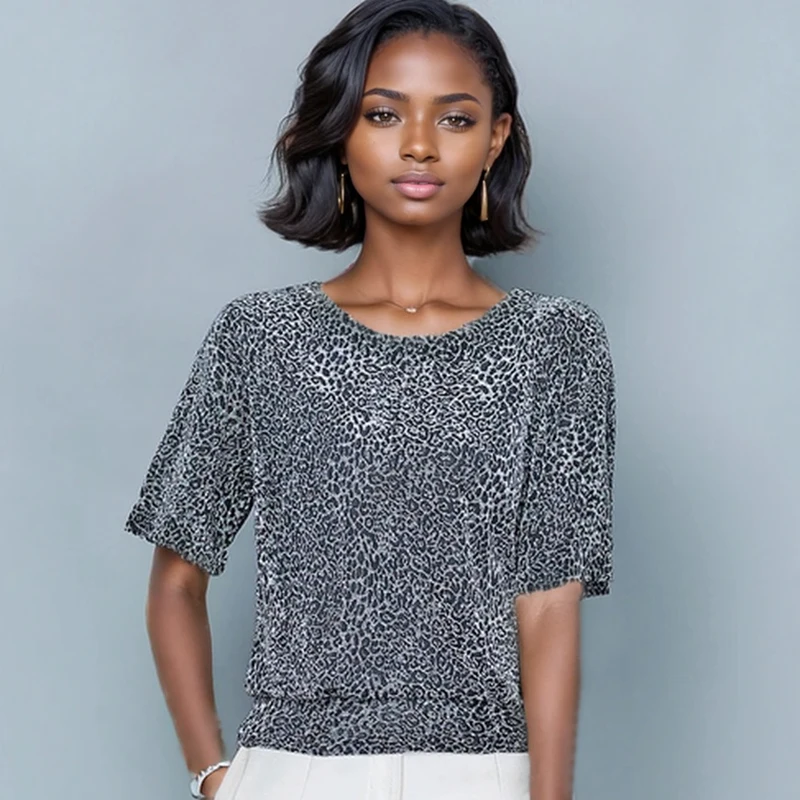 Женская летняя блузка с короткими рукавами и блестками