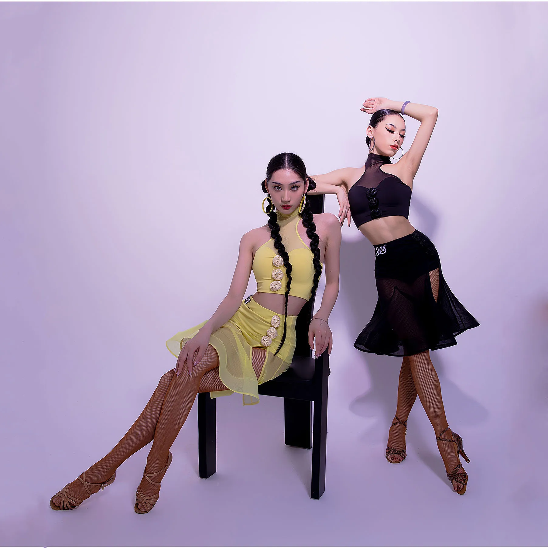 

Женское платье для латиноамериканских танцев, соблазнительное желтое и черное платье с бахромой, танцевальный комплект румбы с бахромой и юбка, сценическая одежда из 2 предметов