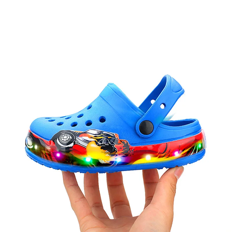 

LED Flashing Girl Boy Kids Sneaker Hole Sandals Luminious First Walker Children's Boots In Summer Hollow Baby Beach Shoes