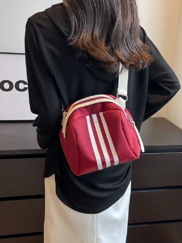 

Korean Style Women Small Luxury Sports Nylon Crossbody Bag Men Fashion Gym Pack Waterproof Messenger Bag